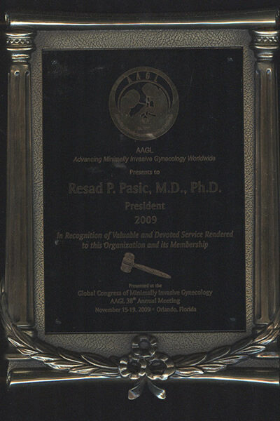 Award AAGL President Doctor Resad pasic